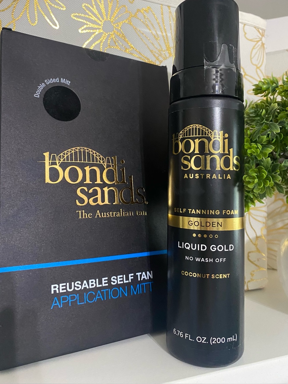 Bondi Sands Black & Gold Liquid Gold Self Tanning Foam with Mitt
